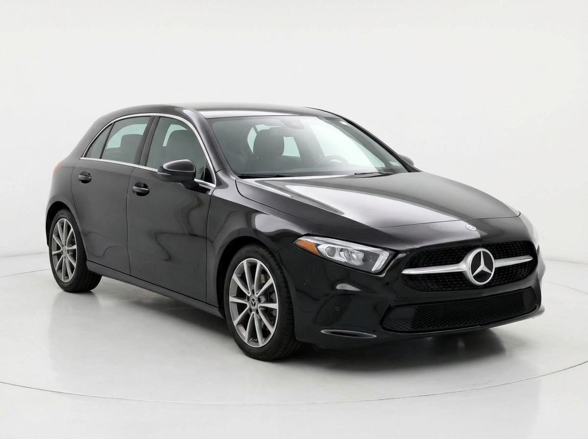 2020 Mercedes-Benz A250 4MATIC Hatch — Premium, AWD, Low km